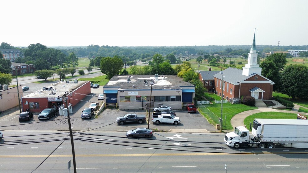 More Photos Of 2524-2526 S Tryon St, Charlotte Warehouse For Sale