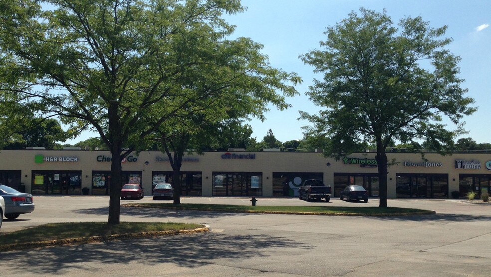 More Photos Of 341-425 Edgewood Rd NW, Cedar Rapids Unknown For Lease