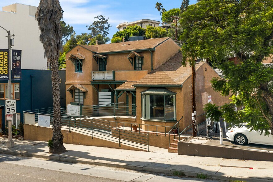 Primary Photo Of 3325 Barham Blvd, Los Angeles Office For Lease