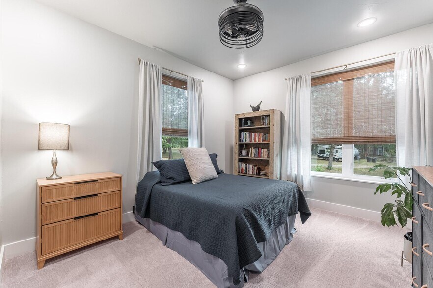 More Photos Of 13870 HWY 279, Gravette Flex For Sale