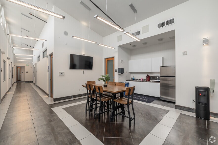 More Photos Of 6350 Santa Monica Blvd, Los Angeles Office For Sale