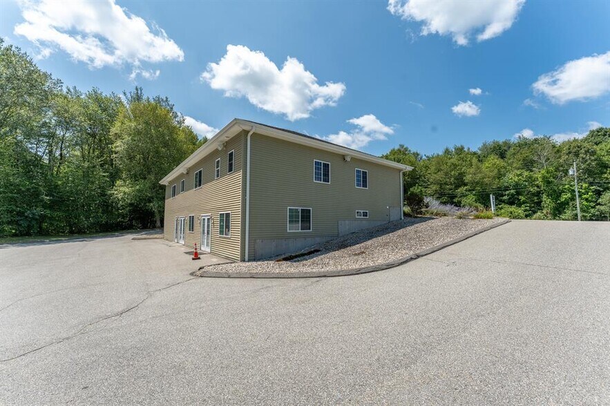 More Photos Of 20 Knollwood Dr, Canterbury Office For Sale