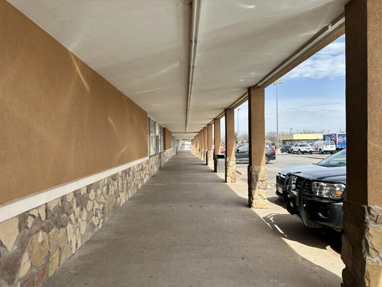 More Photos Of 1234 N Mockingbird Ln, Abilene General Retail For Lease