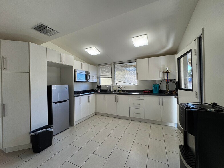 More Photos Of 11100 Sheldon St, Sun Valley Office Residential For Sale