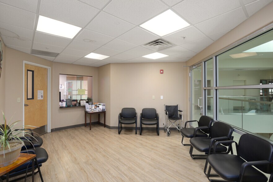 More Photos Of 297 S Lake Havasu Ave, Lake Havasu City Medical For Lease