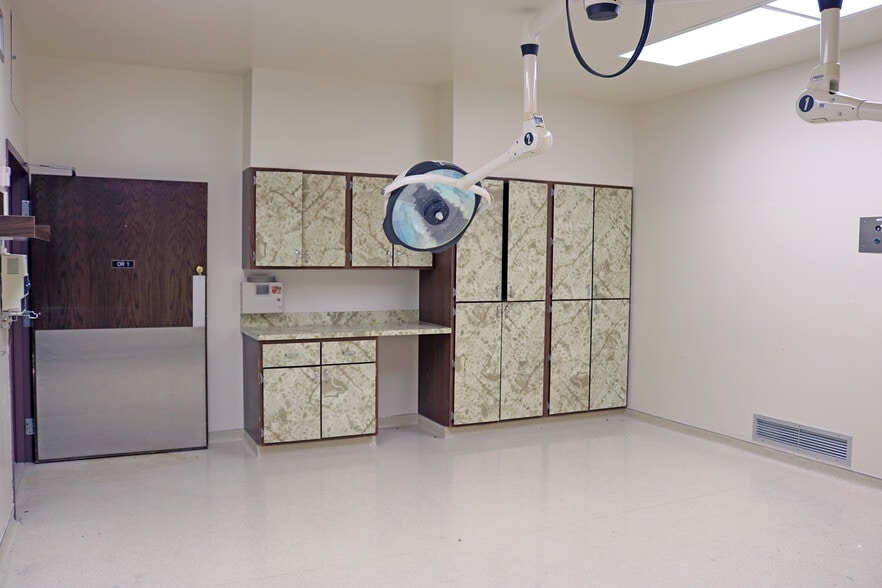 More Photos Of 28 N 64th St, Belleville Medical For Sale