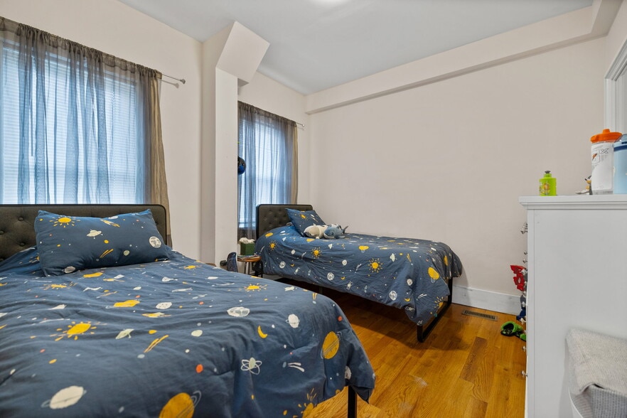 More Photos Of 33 Clinton St, Framingham Apartments For Sale