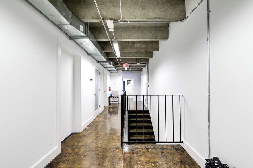 More Photos Of 3210 Chamberlayne Ave, Richmond Office Residential For Lease