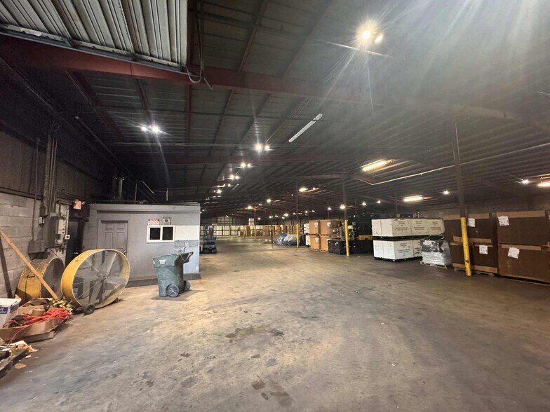 More Photos Of 255 Franklin St, Spartanburg Warehouse For Lease