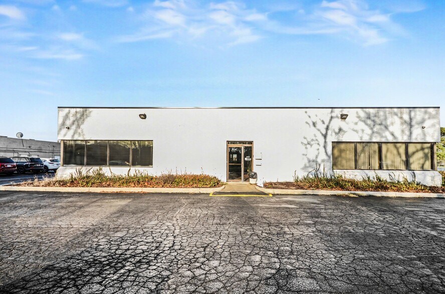 More Photos Of 33200 Dequindre Rd, Sterling Heights Medical For Lease