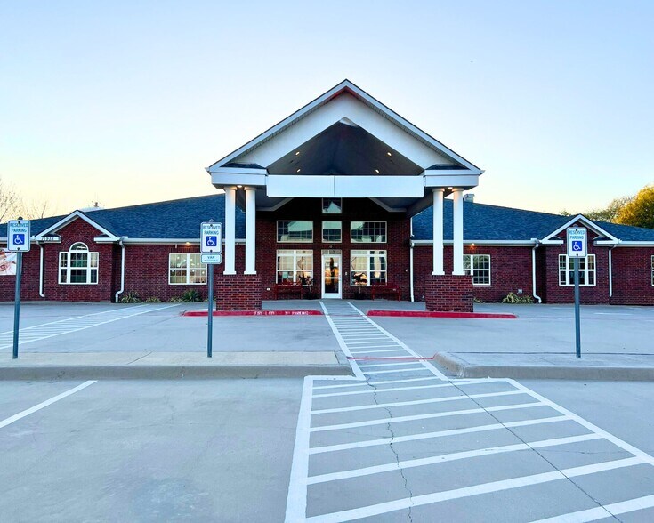 Primary Photo Of 11955 Coit Rd, Frisco Daycare Center For Sale