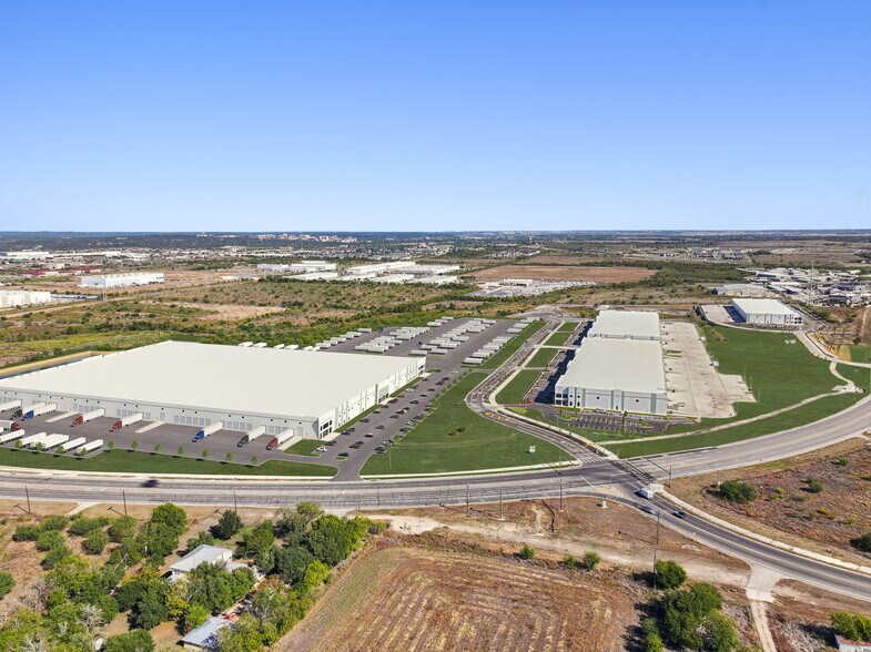 More Photos Of 1600 E Mccarty Ln, San Marcos Land For Lease