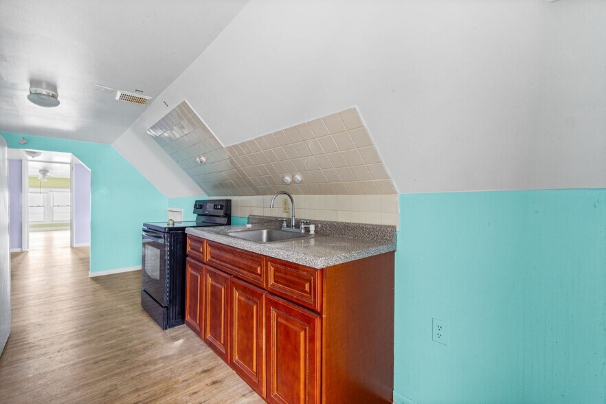 More Photos Of 109 Orchard St, Elizabeth Multifamily For Sale