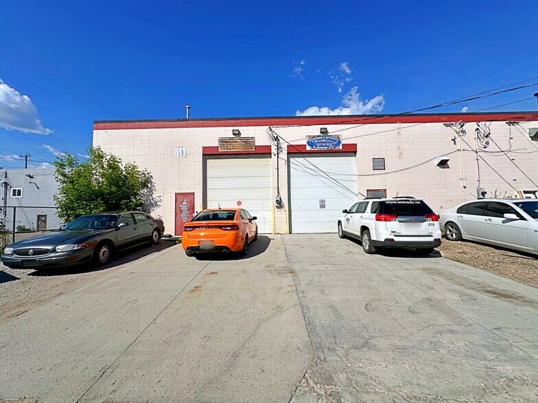 More Photos Of 8127 Fraser Av, Fort McMurray Service For Lease