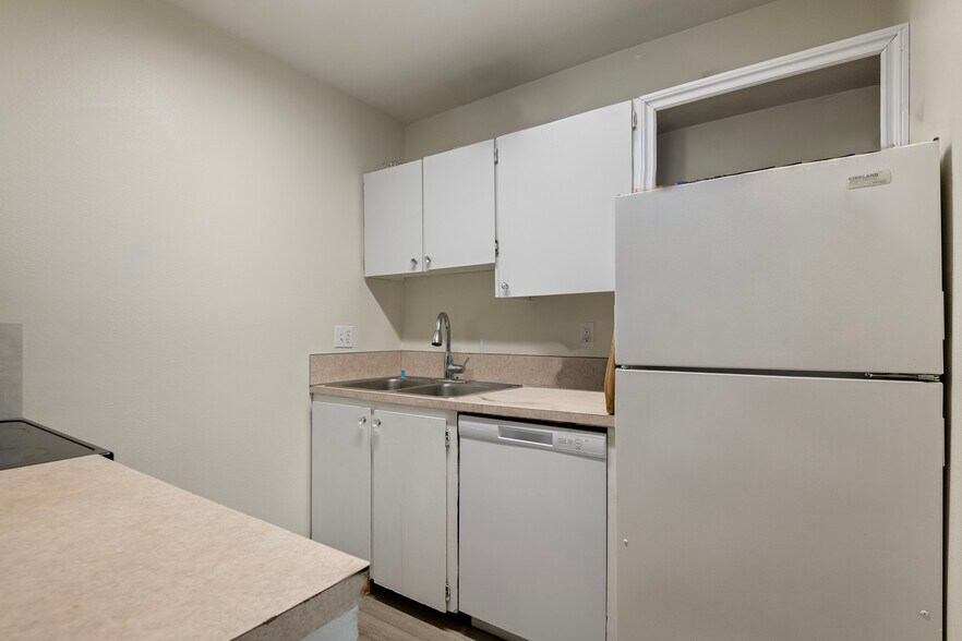 More Photos Of 1000 NE 3rd St, Prineville Apartments For Sale