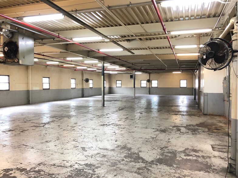 More Photos Of 168 Center St, Southington Industrial For Lease