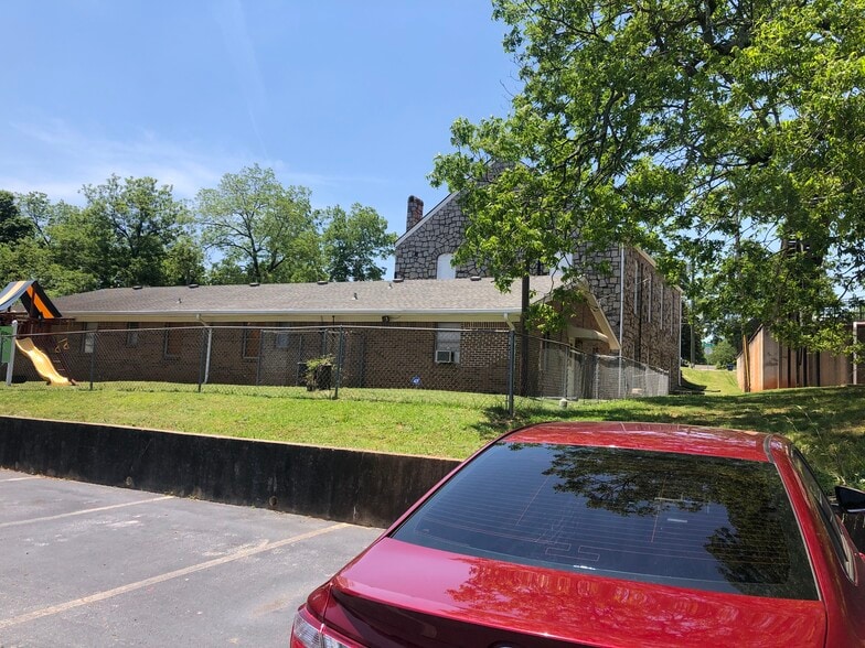 More Photos Of 495 Perry St, Lawrenceville Religious Facility For Lease