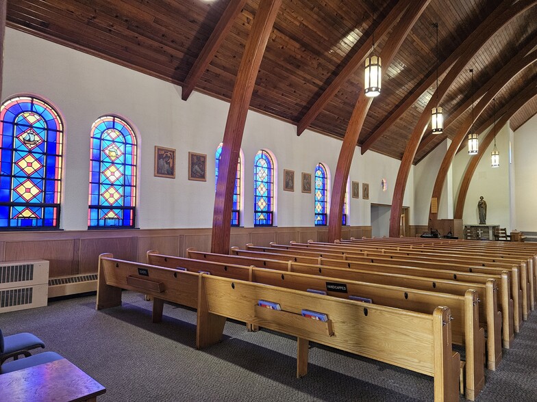More Photos Of 5000 Fergus Rd, Saint Charles Religious Facility For Sale