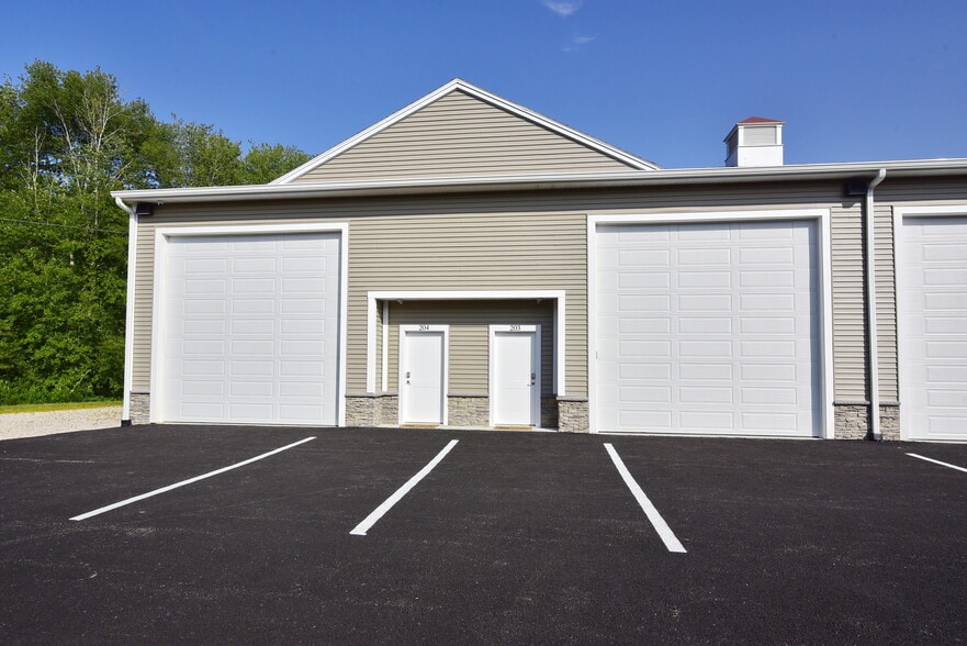 More Photos Of 597 South County Trl, Exeter Flex For Sale