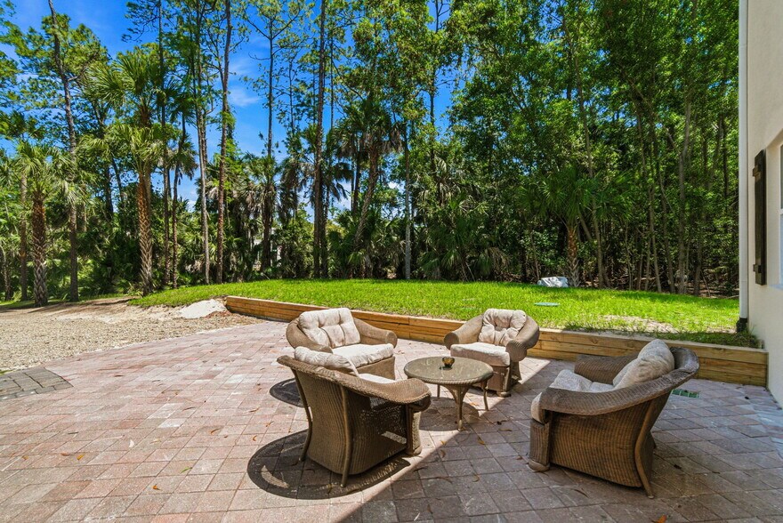 More Photos Of 4120 3rd Ave NW, Naples Apartments For Sale