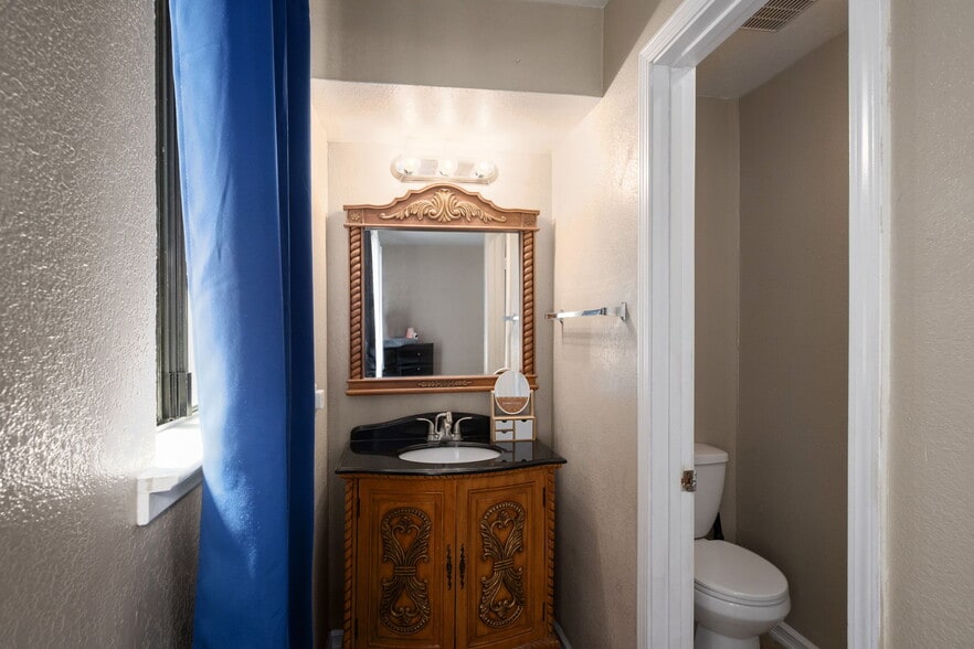 More Photos Of 4308 E Woodward Ave, Fresno Apartments For Sale