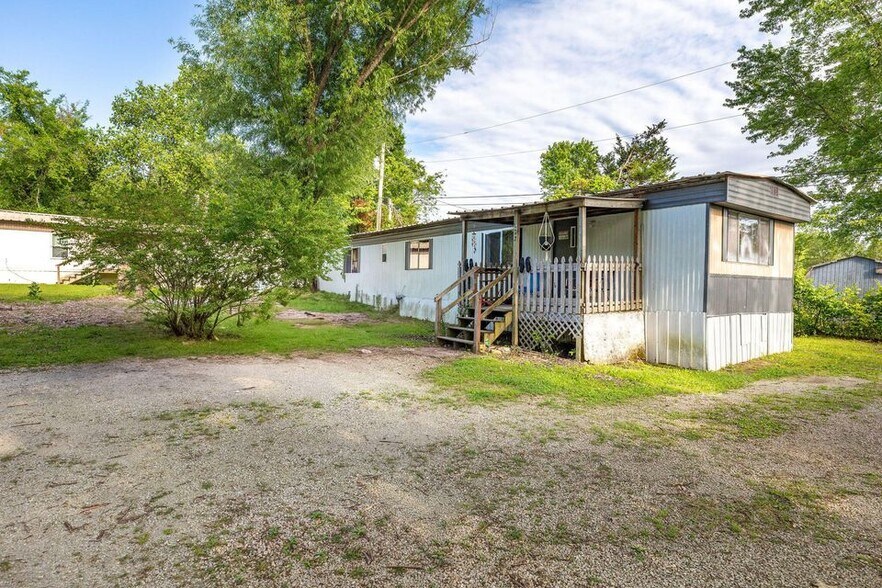 More Photos Of 153 Laclede Ln, Hollister Manufactured Housing Mobile Home Park For Sale