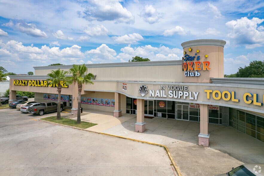 More Photos Of 11078 Veterans Memorial Dr, Houston General Retail For Lease