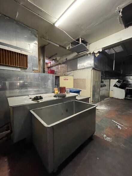 More Photos Of 2426 E 4th St, Los Angeles Freestanding For Sale