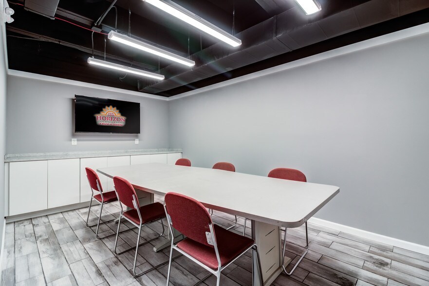 More Photos Of 25300 Lorain Rd, North Olmsted Medical For Lease
