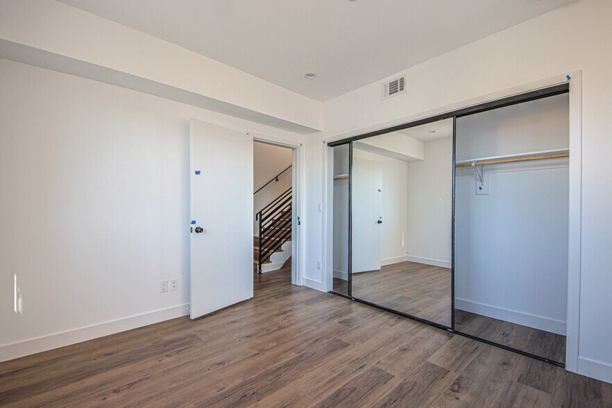 More Photos Of 6421 Troost Ave, North Hollywood Apartments For Sale