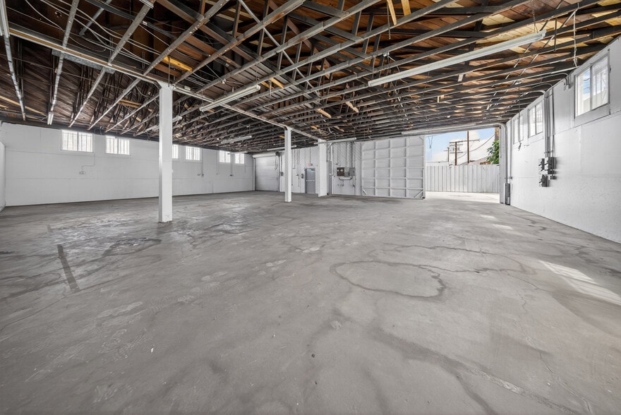 More Photos Of 1433-1437 W El Segundo Blvd, Compton Warehouse For Lease