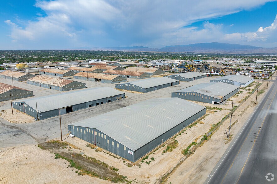 More Photos Of 120 Washington St, Bakersfield Warehouse For Lease