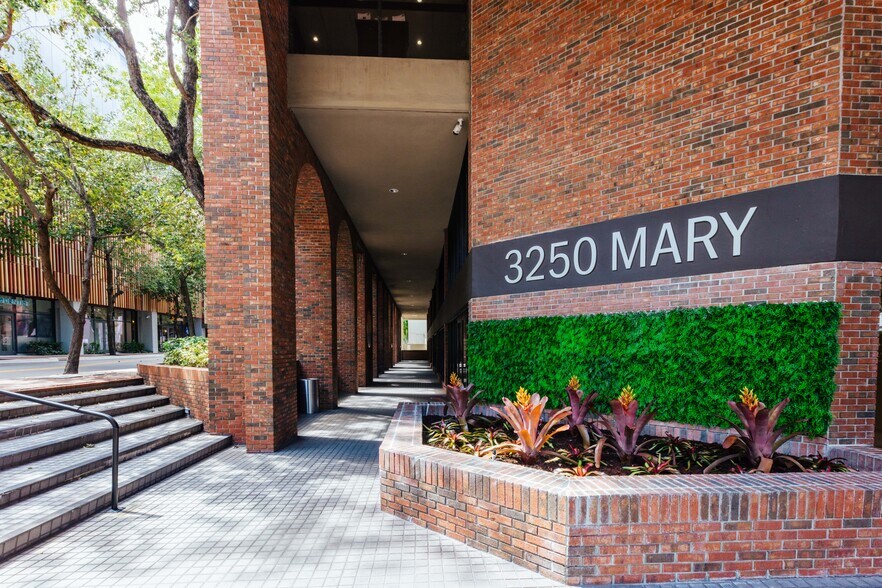 More Photos Of 3250 Mary St, Coconut Grove Office For Lease