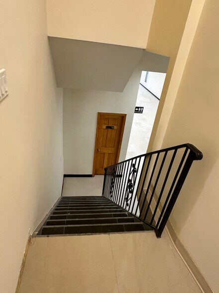 More Photos Of 104-65 Roosevelt Ave, Flushing Apartments For Lease