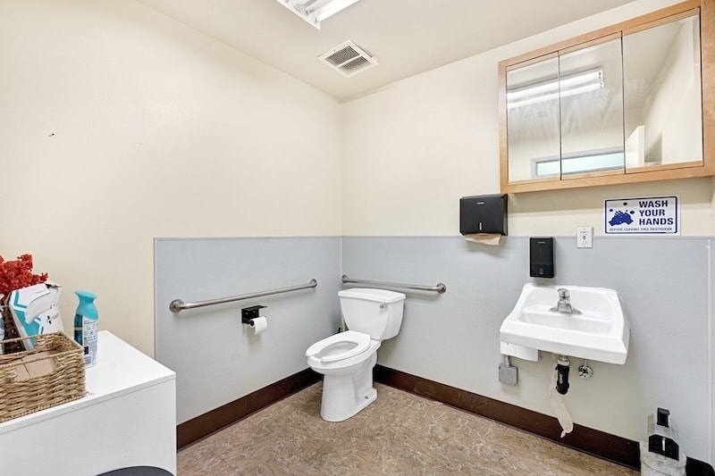More Photos Of 2152 N Briarwood Ave, Fresno Warehouse For Sale