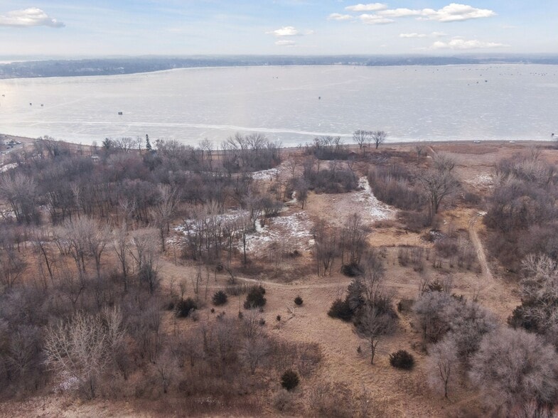 More Photos Of xxx Lake Blvd, Buffalo Apartments For Sale