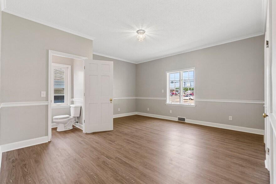 More Photos Of 454 Big Hill Ave, Richmond Office For Sale