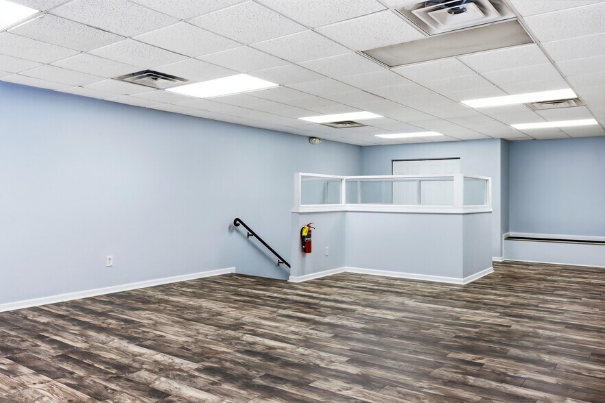 More Photos Of 505 W US-80 Hwy, Pooler Service For Sale