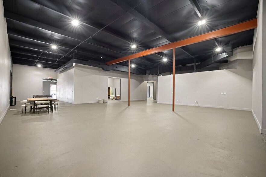 More Photos Of 255-275 NE 59th St, Miami Flex For Lease