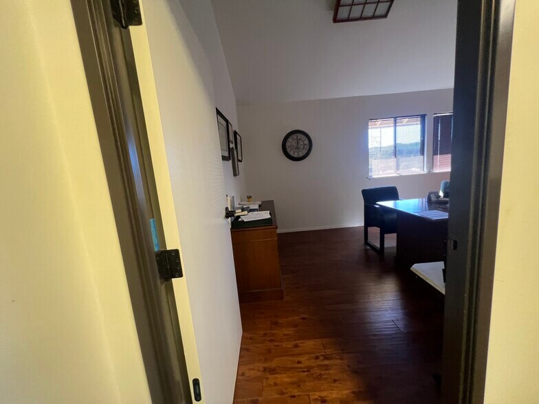 More Photos Of 141 Duesenberg Dr, Thousand Oaks Medical For Sale
