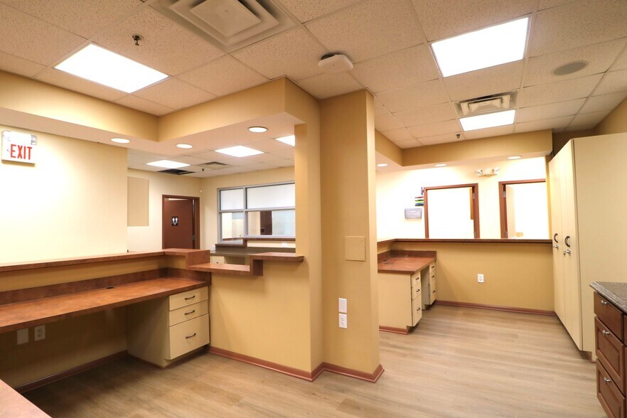 More Photos Of 1167 McBride Ave, Woodland Park Medical For Lease