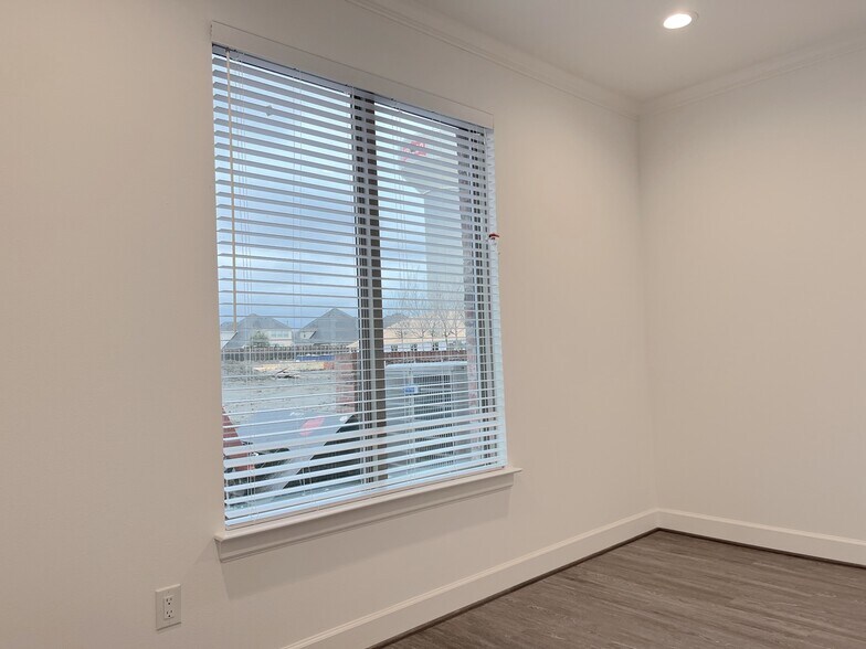 More Photos Of 400 Stonebrook Pky, Frisco Office For Sale