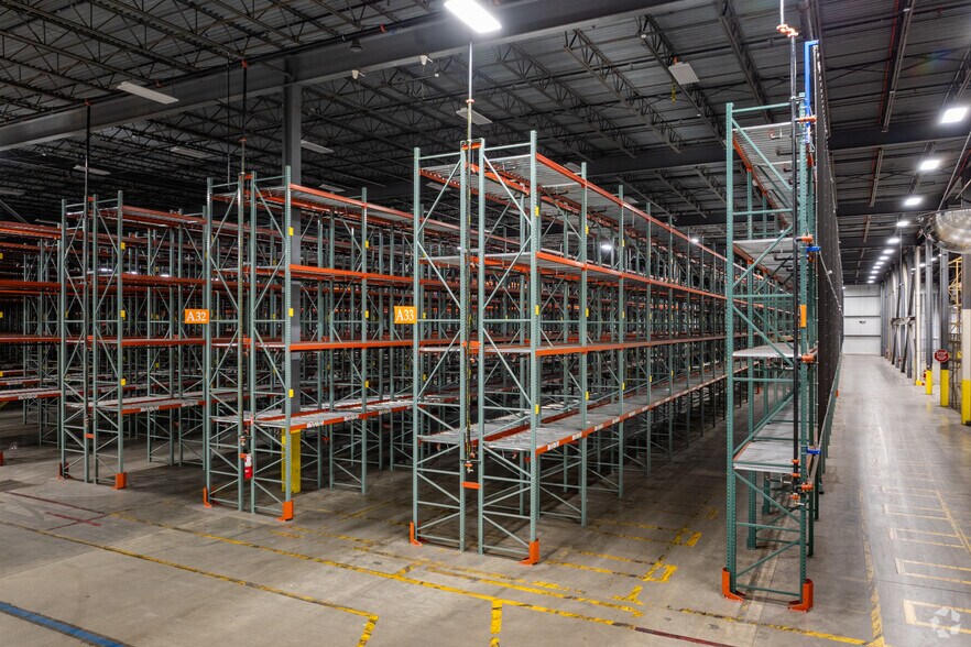 More Photos Of 4676 Erie Ave SW, Navarre Distribution For Lease