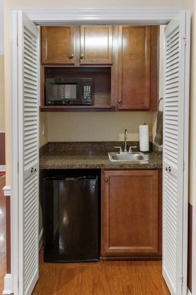 More Photos Of 815 John Harper Rd, Shepherdsville Office For Sale