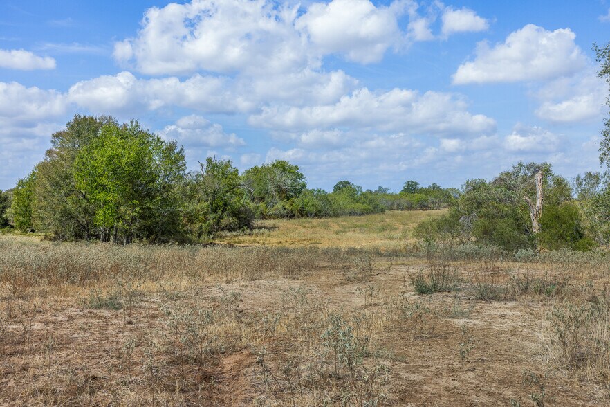 More Photos Of 11915 FM 86, Lockhart Land For Sale