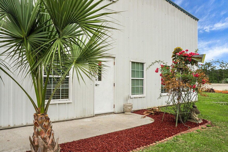 More Photos Of 1307 State Rd, Summerville Warehouse For Lease