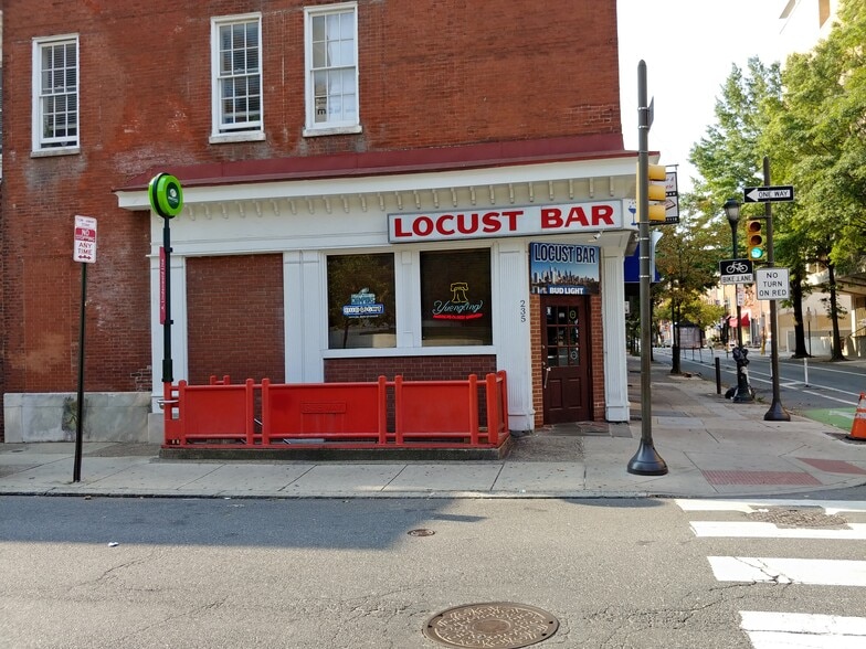 More Photos Of 235 S 10th St, Philadelphia Storefront Retail Residential For Sale