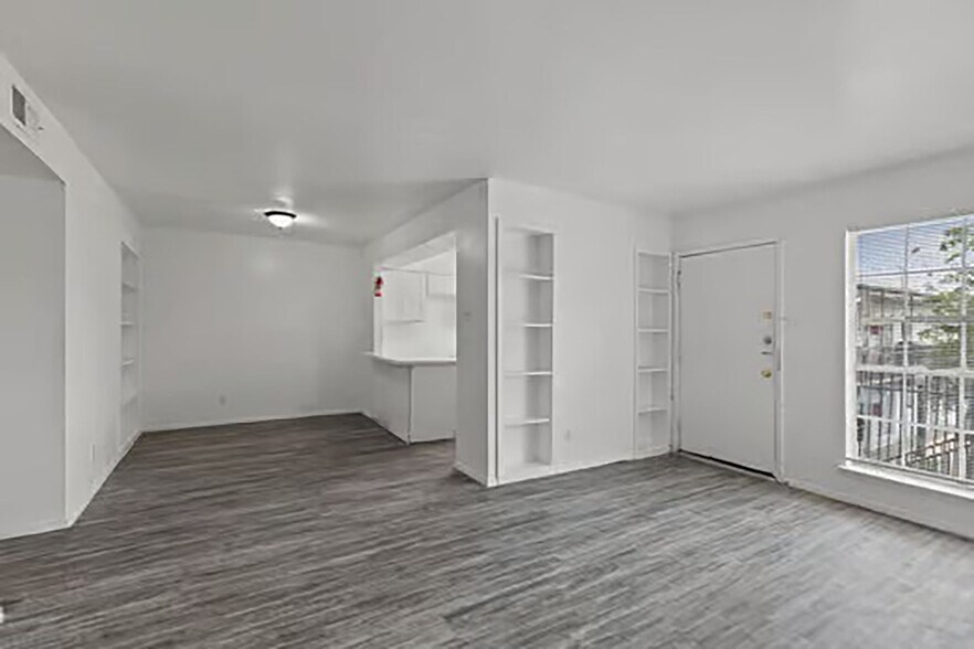 More Photos Of 6821 Fairway Dr, Houston Apartments For Sale