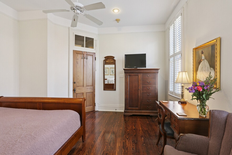 More Photos Of 4117 Perrier St, New Orleans Hotel For Sale