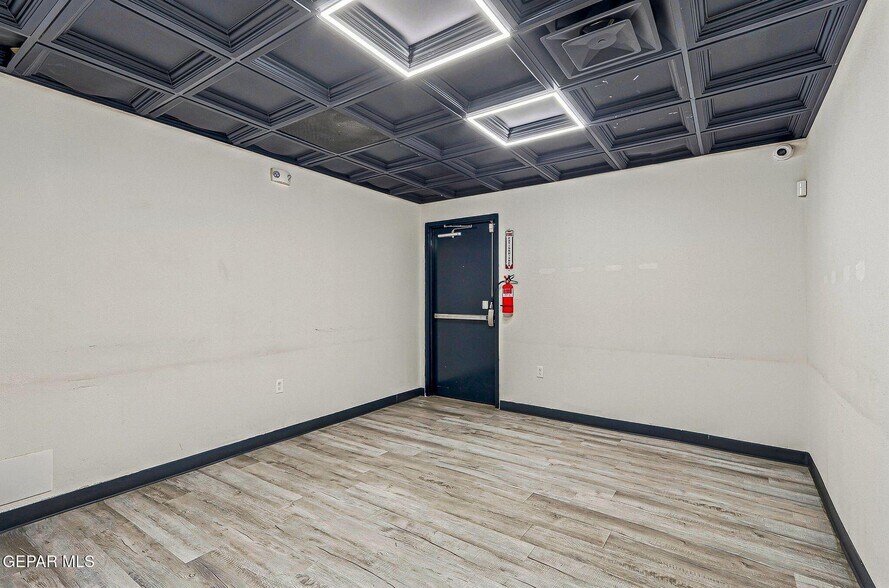 More Photos Of , Sunland Park Flex For Sale